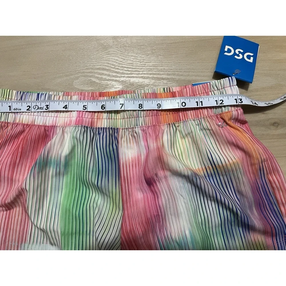 NWT DSG Shorts Girls Large Prismatic Mid-Rise Stride Built in Brief‎ Pink